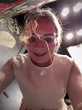 The Snowwhitee online show from January 10, 2025, 10:46 pm