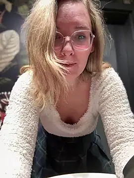 The Snowwhitee online show from March 15, 2025, 9:05 pm