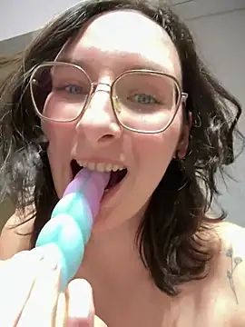 The Snowwhitee online show from February 28, 2026, 7:04 pm