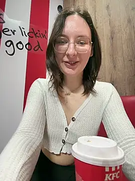 The Snowwhitee online show from April 7, 2026, 9:10 am