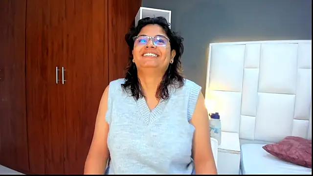 yeral2017 online show from April 15, 2026, 1:18 pm