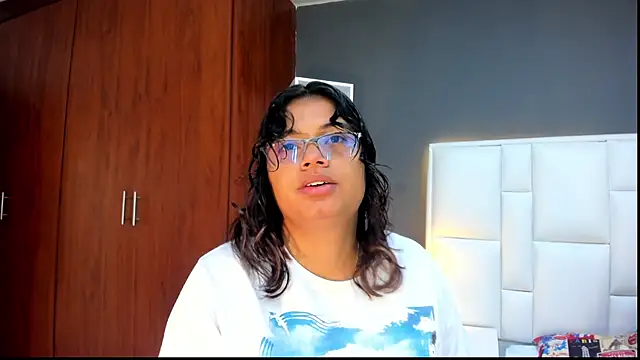 yeral2017 online show from April 21, 2026, 3:39 pm