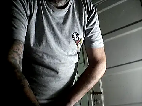 Snapshot of Reload_033 chatting on May 26, 2026, 3:35 am Reload 033 online show from May 26, 2026, 3:35 am