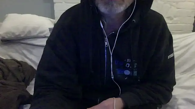 readyforfunxxx online show from November 30, 2025, 9:13 am