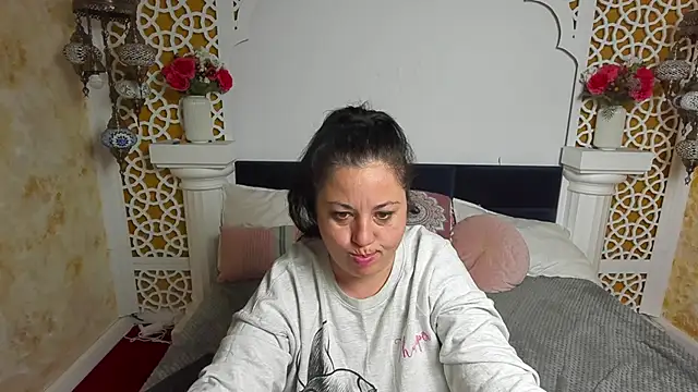 AleshaArabian online show from October 25, 2025, 4:20 am