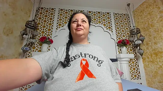 AleshaArabian online show from November 24, 2025, 5:29 am