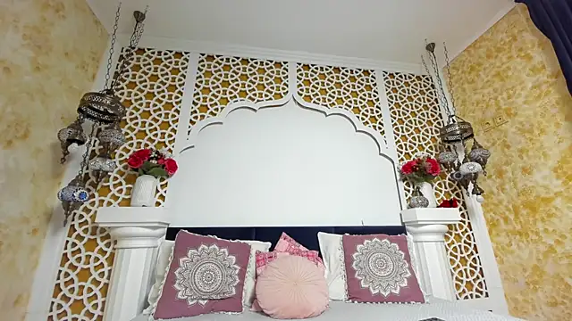 AleshaArabian online show from November 28, 2025, 5:10 am