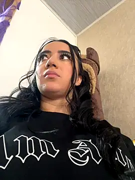 EmmyEvans1 online show from October 20, 2025, 7:47 pm