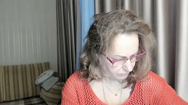 lauraoven online show from January 10, 2025, 7:04 am