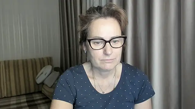 lauraoven online show from January 17, 2025, 7:38 pm