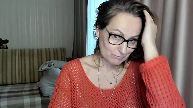 lauraoven online show from February 10, 2025, 1:01 pm