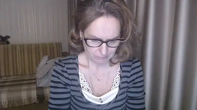 lauraoven online show from February 13, 2025, 5:44 pm