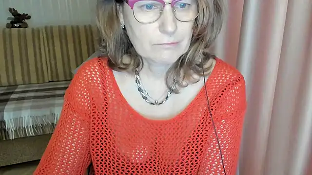 lauraoven online show from March 13, 2025, 10:26 am