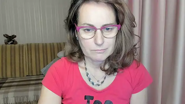 lauraoven online show from March 17, 2025, 1:08 pm