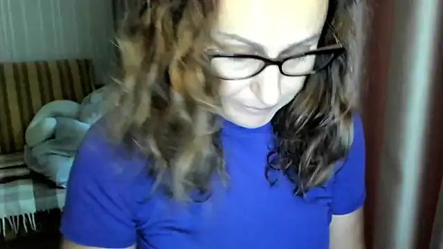 lauraoven online show from November 7, 2025, 10:59 am