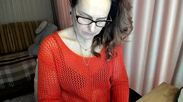 lauraoven online show from February 11, 2026, 8:19 am