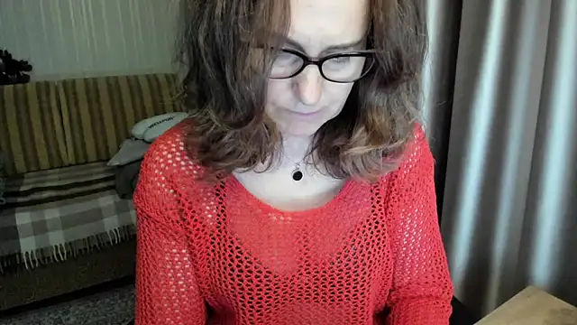 Snapshot of lauraoven chatting on May 31, 2026, 7:04 pm lauraoven online show from May 31, 2026, 7:04 pm