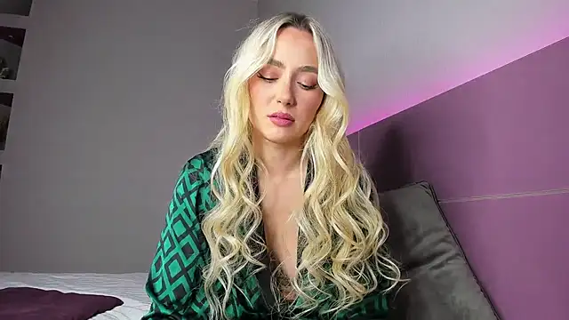 CrazyWomen online show from February 1, 2026, 2:26 pm