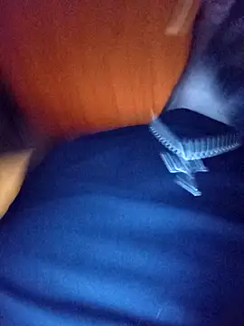 Kw8585kw online show from December 5, 2025, 6:59 pm