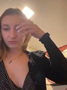 SusanCurt online show from February 14, 2025, 8:59 pm