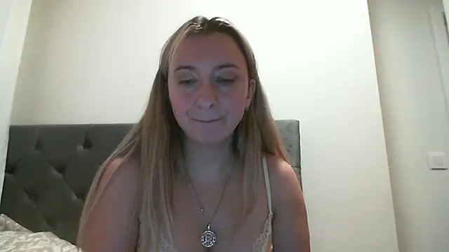 SusanCurt online show from November 30, 2025, 6:56 pm