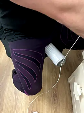 Mindnorthcam2 online show from November 30, 2025, 10:52 am