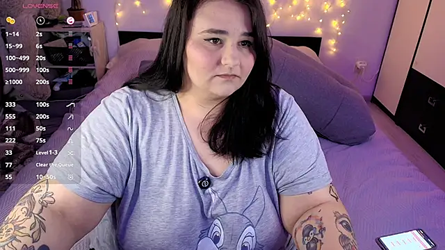 naughtykiss online show from April 18, 2026, 10:19 am