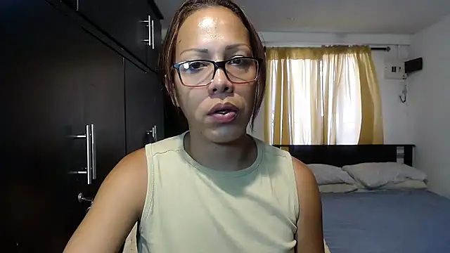 sensual nataliee online show from March 3, 2025, 6:01 pm