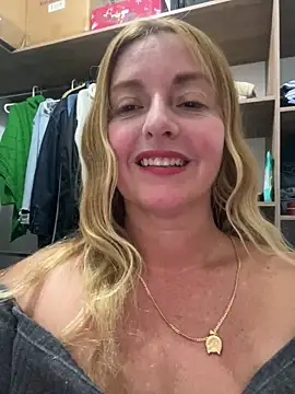 moniquerainx online show from June 19, 2026, 2:16 am