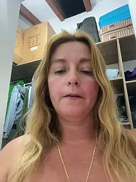 moniquerainx online show from July 21, 2026, 4:04 am