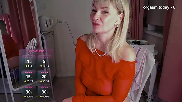 JuliaVilnet online show from January 22, 2025, 5:16 am