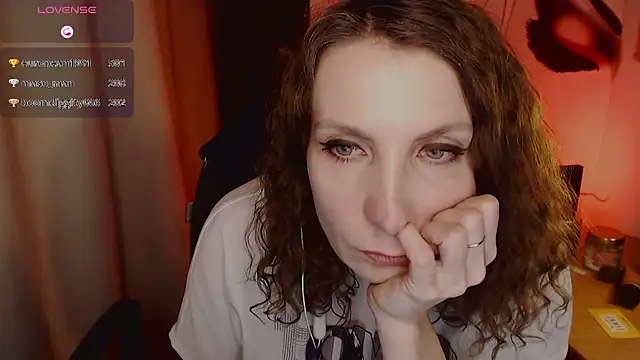 JohansonKatie online show from January 26, 2025, 11:39 pm