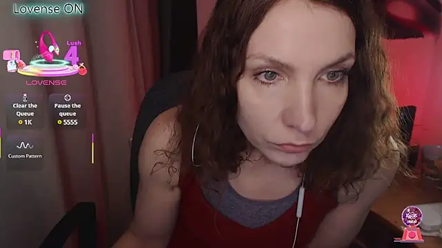 JohansonKatie online show from March 12, 2025, 2:41 am