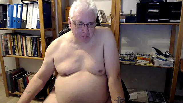 SchwanzhureXXL online show from September 23, 2025, 4:15 am