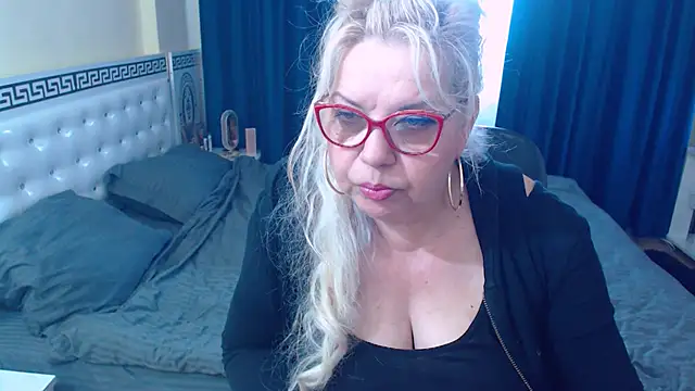 SonyaHotMilf online show from April 24, 2026, 9:01 am