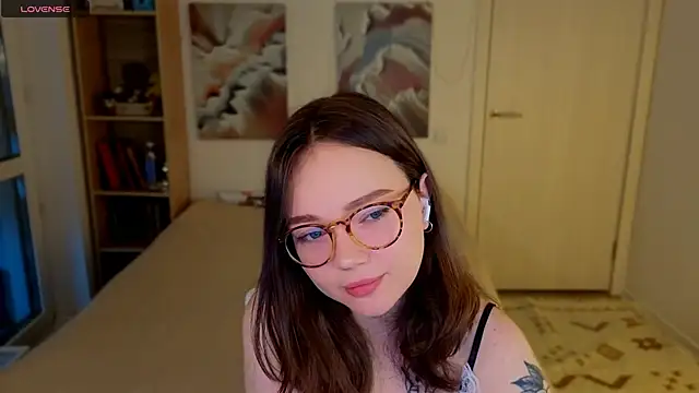 MilenaSaint online show from April 16, 2026, 4:13 am