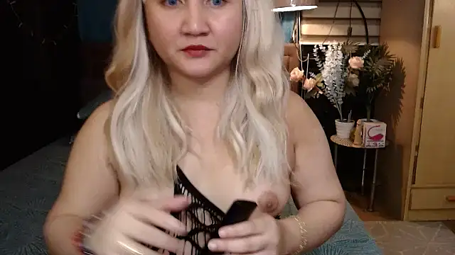 xheavenlytrans online show from October 7, 2025, 10:34 am