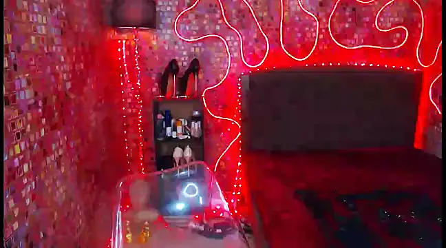 KylieMaxwellCaulfield TS online show from March 21, 2025, 5:11 am