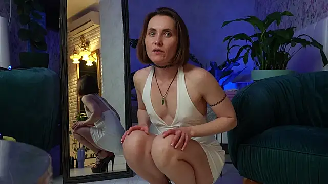 ClaraBendover online show from March 19, 2026, 8:02 pm