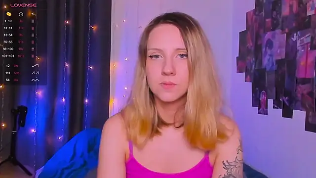 Snapshot of HotaruTomo chatting on December 19, 2024, 4:35 pm HotaruTomo online show from December 19, 2024, 4:35 pm