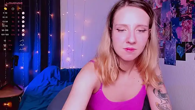 Snapshot of HotaruTomo chatting on December 19, 2024, 8:23 pm HotaruTomo online show from December 19, 2024, 8:23 pm