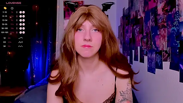 Snapshot of HotaruTomo chatting on January 4, 2025, 6:51 pm HotaruTomo online show from January 4, 2025, 6:51 pm