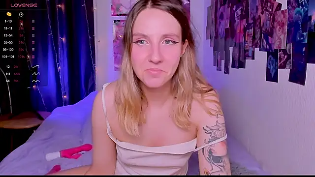 Snapshot of HotaruTomo chatting on January 29, 2025, 7:43 pm HotaruTomo online show from January 29, 2025, 7:43 pm