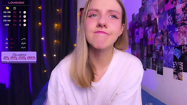 Snapshot of HotaruTomo chatting on March 15, 2025, 10:11 pm HotaruTomo online show from March 15, 2025, 10:11 pm