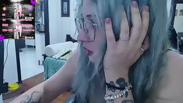 Snapshot of ElfGrey chatting on November 19, 2025, 4:56 am ElfGrey online show from November 19, 2025, 4:56 am