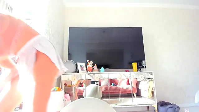 Iris cherry online show from February 3, 2025, 10:47 am