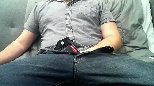 holeymoley25 online show from March 7, 2025, 10:32 pm