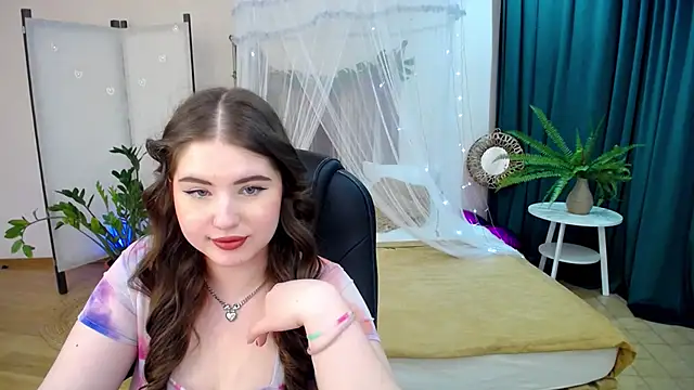 NicoleFoxery online show from March 4, 2025, 9:29 am