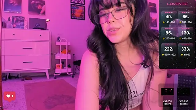 Evie-Luna online show from February 4, 2025, 1:45 am