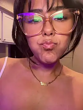 Evie-Luna online show from February 25, 2025, 5:30 am